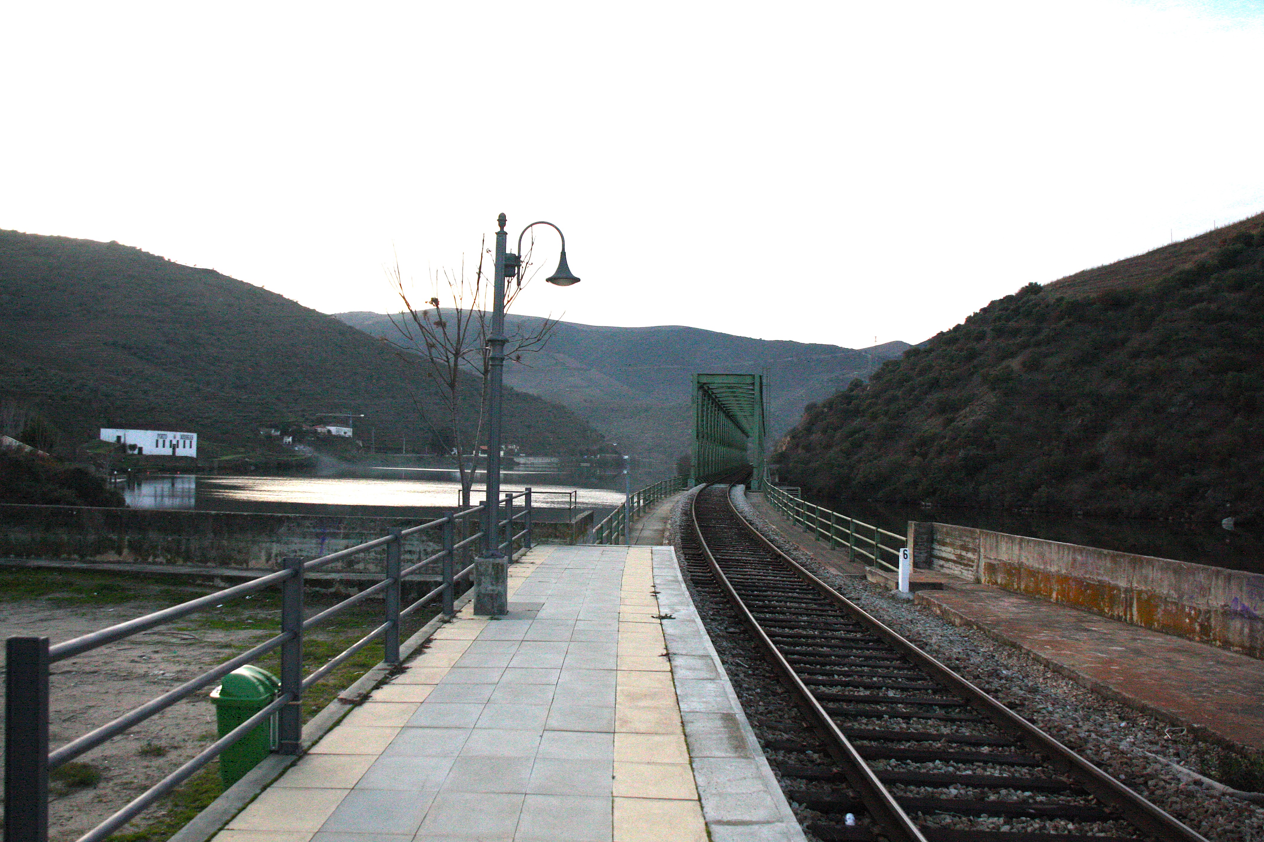 Desce numa estação pequena
